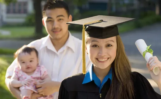 Advancing 你的 Career: 的 Top Degrees for Parents Going Back to School